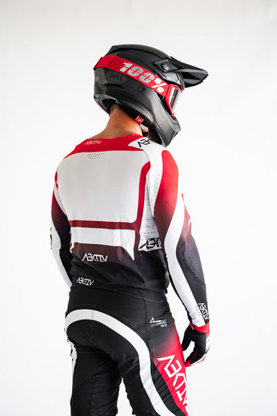 Jet Black / Red