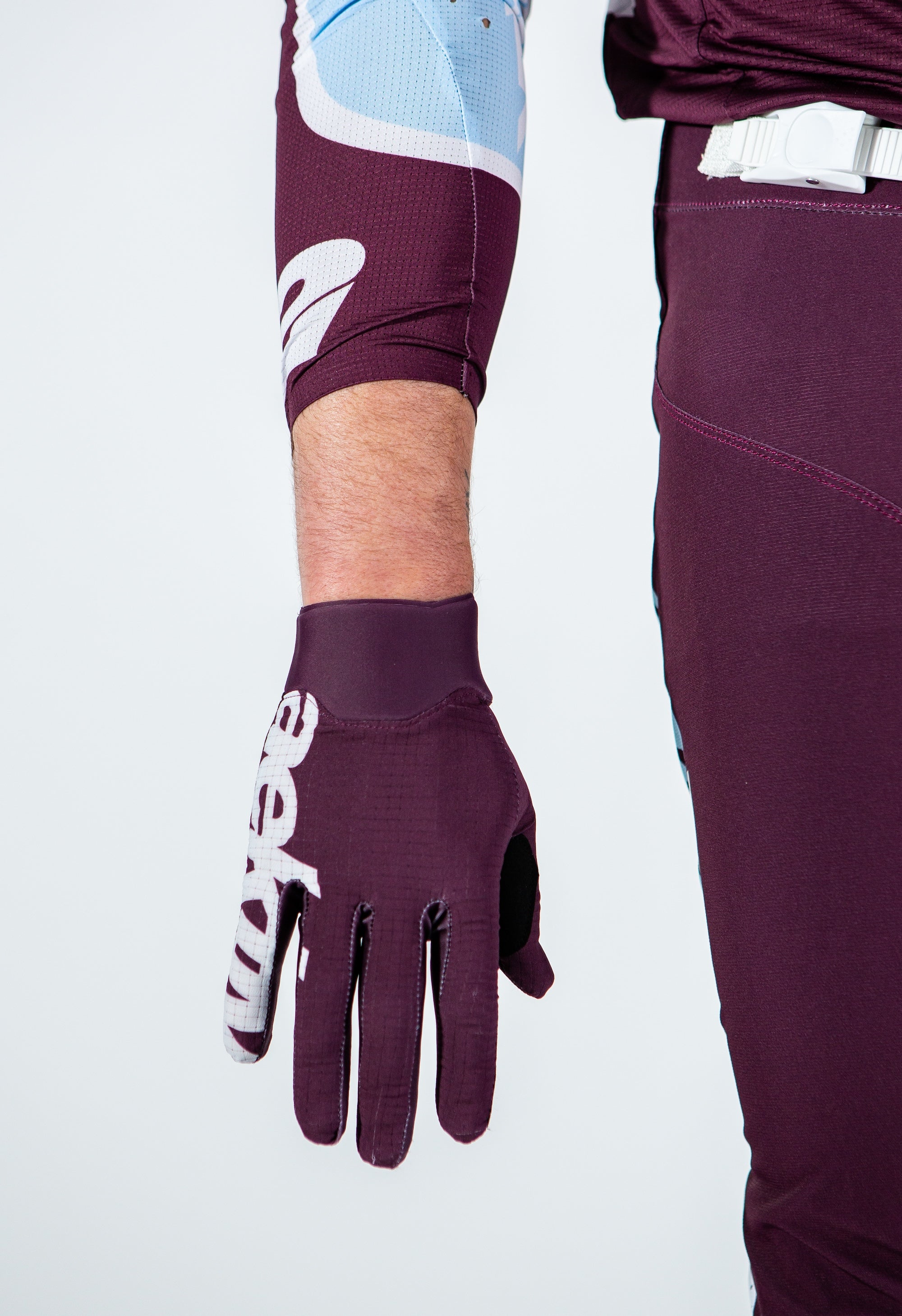 NOVA White / Plum Gloves