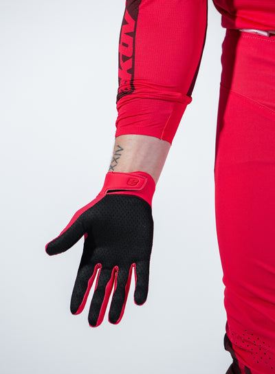NOVA Strike Red Gloves