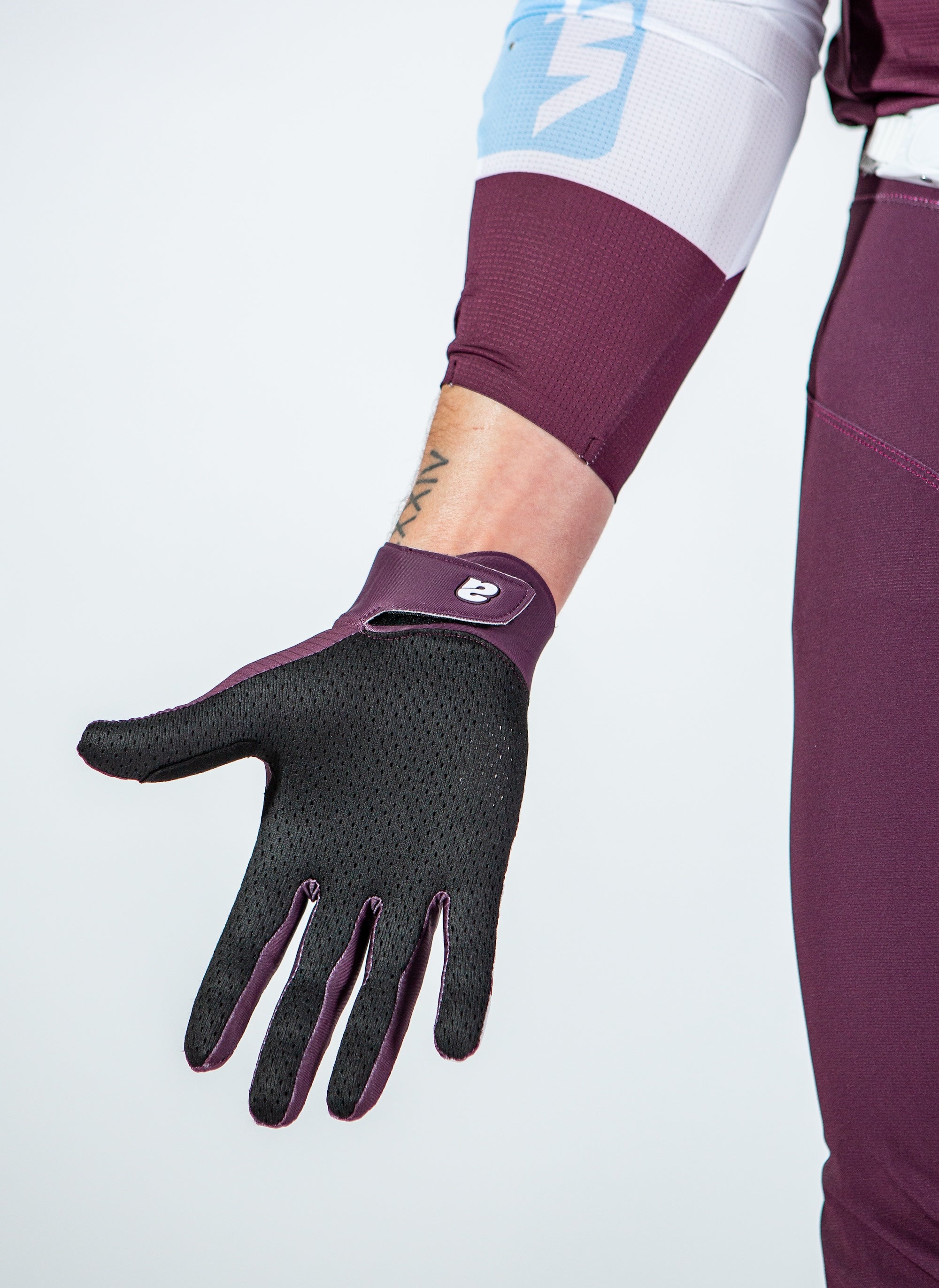 NOVA White / Plum Gloves