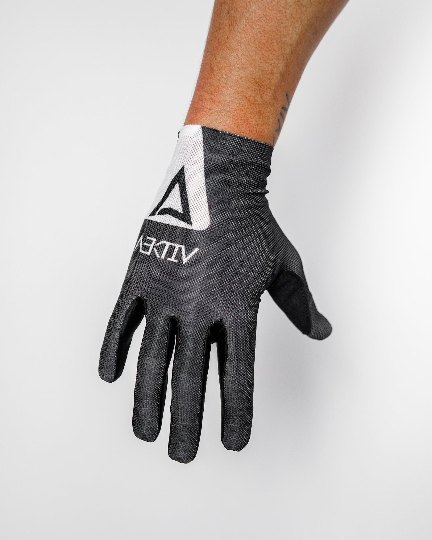 Aligné Black Haze Camo Gloves