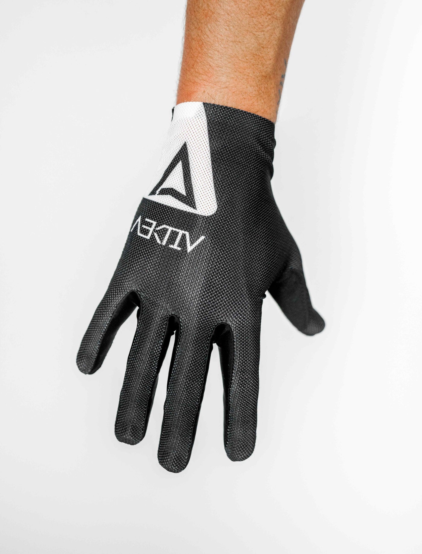 Aurora Electric Black Gloves