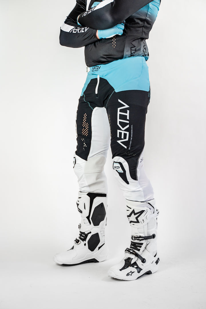Aligné Electric Blue Pants
