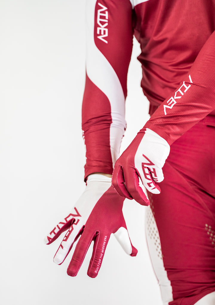 Velo Burgundy Gloves
