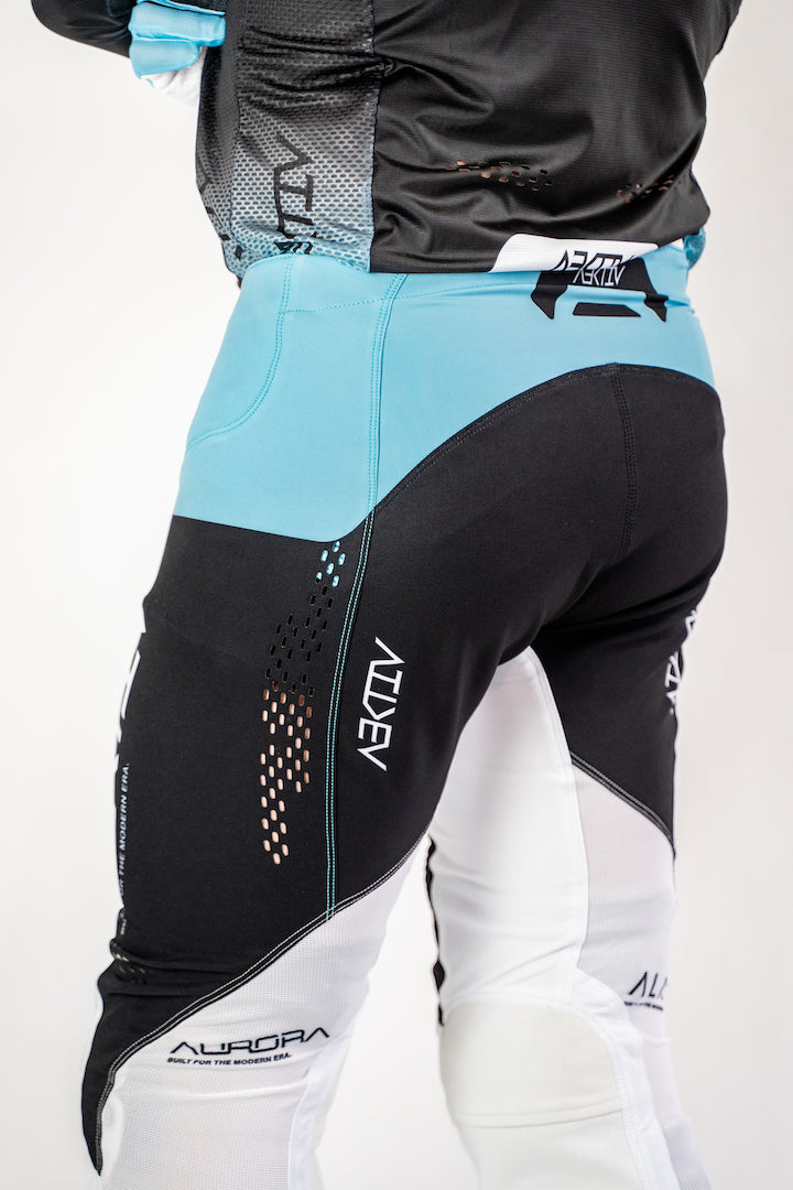 Aligné Electric Blue Pants